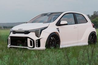 Český designér ukázal konkurenci pro Toyotu GR Yaris. Proti japonské čtyřkolce postavil hodně upravenou korejskou nákupní tašku - Garáž.cz