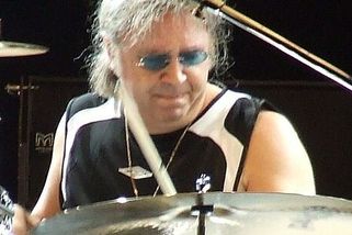 Deep Purple: Ian Paice chce připomenout nejen Praze hardrockovou legendu - Médium.cz