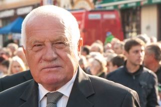 Exhibice politiků je otřesná. Václav Klaus kvůli Zemanovi plísní politiky i okolí prezidenta