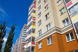 Spory vlastníka a SVJ s nájemcem investičního bytu. Jak jim zabránit