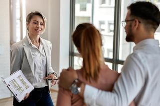 Nabídka bytů k nájmu prořídla, v Praze na jeden inzerát reaguje 80 lidí