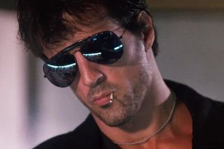 Sylvester Stallone zazářil jako Kobra v drsné kultovní kriminálce z osmdesátých let s řadou skrytých faktů • Filmožrouti.cz