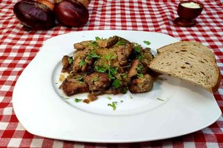 Co miluje každý Čech? Dozlatova vypečené vepřové výpečky se zelím | Zdraví na talíři