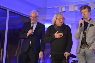 Adam Mišík: Idol celé generace objevil 9 utajených sourozenců. Vyrůstal sám s matkou - Médium.cz