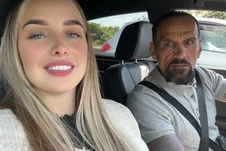 Tohle není její zamračený táta: Krásná teenagerka si objednala kebab a zamilovala se do kurýra. Dělí je 42 let - Super.cz