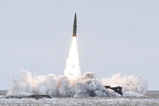 Íránské rakety mířily k hranicím Kypru, uvedl brit...