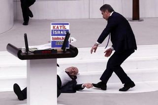 Izrael stihne Alláhův hněv, hřímal turecký poslanec. Vzápětí dostal infarkt - Novinky