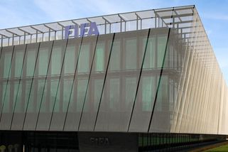 Otřes ve světovém fotbalu. Superliga má zelenou, rozhodl soud - Sport.cz