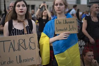 Na co proboha čeká? Dodávky taurusů na Ukrajinu brzdí už jen Scholz, stěžují si v Berlíně - Novinky