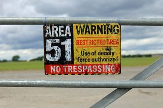 Oblast 51 existuje, viděl jsem tam živé mimozemšťa...