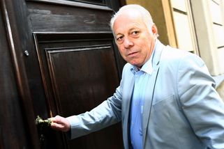 Dufek ještě přitvrdil: Ať se restauratéři a hoteliéři přeškolí na dělnické profese - Novinky