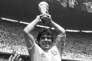 Diego Maradona zemřel. Odešel jeden z největších fotbalistů historie. - Sport.cz
