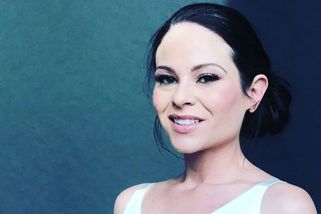 Rakovina ji připravila o obě ňadra. A nová tahle žena nechce - Proženy.cz