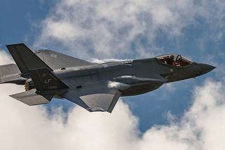 Do služby se hlásí vylepšená superzbraň: F-35 dostala nový elektronický mozek