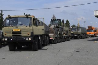 Černochová: Do odstraňování následků povodní se zatím zapojilo asi 330 vojáků