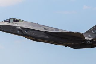 Česko si chce objednat 24 nejmodernějších stíhaček současnosti. Rozhodnutí je za dveřmi