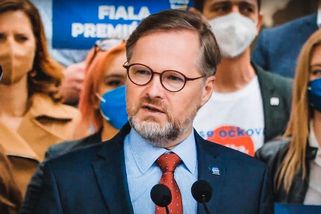 Superdebata: Zoufalý Babiš, skandální Hamáček a Fi...