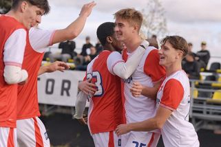 Fotbalová paráda. Mladíci Slavie deklasovali Arsenal - Sport.cz