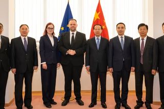 "Čínská delegace se diplomacii ani nesnažila předstírat." Za ruskou válku prý může NATO — HlídacíPes.org