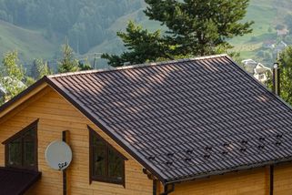 Za deště ticho a v létě k přežití aneb Jak se pozná kvalitně udělaná střecha s lehkou krytinou - Novinky