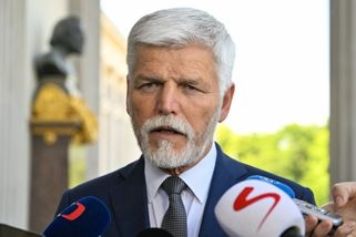 Prezident Pavel navštíví v úterý Sněmovnu, promluví před poslanci,