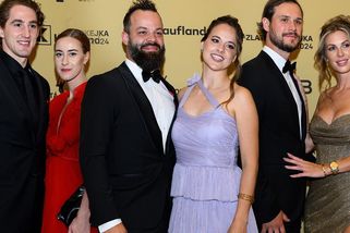 Zlatá hokejka plná krásných žen: Nečas, Gudas i Kundrátek se pochlubili svými láskami, manželku ukázal i trenér Rulík - Super.cz