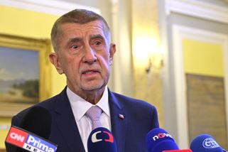 Radikální opatření vlády. Sníží spotřební daň na naftu, zastropuje marže