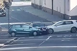 Drsné záběry z Opavy: Řidičku na křižovatce trefila naráz auta z obou stran - Novinky