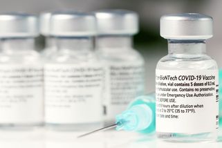 Boj o vakcínu zostřuje. Evropa hrozí, že dávky nepustí přes hranice - Seznam Zprávy