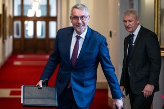 Průvan na vnitru. Metnar se zbavil dvou vrchních ředitelů, šéfa kabinetu si pak přivedl od Stačilo!