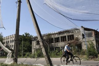 Vyčerpaná ukrajinská města se proti dronům brání rybářskými sítěmi - Novinky