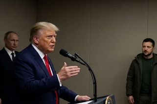 Trump tvrdí, že Putin slíbil týdenní klid zbraní. Jenže Kreml mlčí