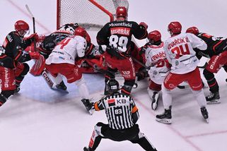 Podle Martince gól Nestrašila neměl platit. V NHL by to ani nezkoumali, reagoval kouč Třince - Sport.cz