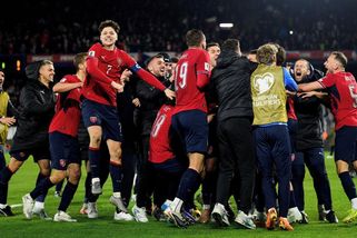 Pavel Nedvěd řídil divoké oslavy v kabině: Takhle se pařilo na Daru Rolins