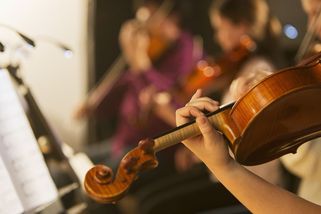 Nové informace v případu zesnulé mladičké houslistky Veroniky Jugasové (†19). Z okolností její smrti mrazí - Super.cz