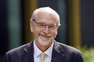 Očkovat všechny lidi jednou za půl roku není možné, kroutí hlavou tvůrce vakcíny AstraZeneca - WN24.cz - World News 24