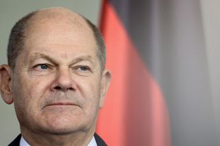 Scholz vyzradil tajné informace o Britech a Francouzích pomáhajících Ukrajině a spustil se povyk - Novinky