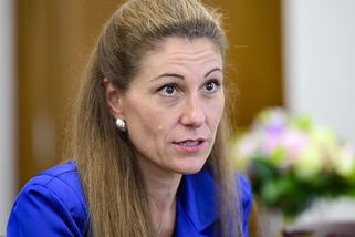 Ministryně Decroix přestala používat titul magistra. Nemá na něj nárok - Novinky