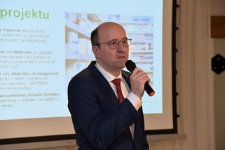 Lékaři udělají milion chyb v receptech ročně. Mohou ohrozit zdraví desetitisíců pacientů