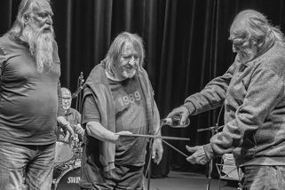 Mlátili nás do krve - vzpomíná pamětník na zákrok VB proti návštěvníkům koncertu Plastiků v r. 1974 - Médium.cz