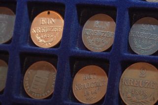 Tolik peněz pohromadě jste ještě neviděli. Sběratel si založil Muzeum hotovosti