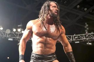 Elitní wrestler objevil své pravé já. Z obrovitého muže se stala žena