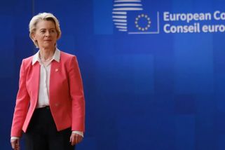 Von der Leyenová v krizi. Je pod palbou spřízněných stran kvůli zmírnění zelené legislativy - Echo24.cz