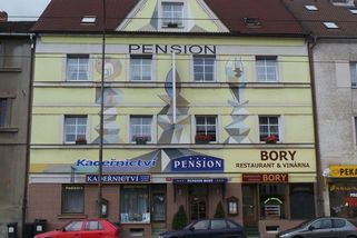 Žena dala policistovi pěstí. Může si za to sám, řekl soud a zprostil ji obžaloby - Novinky