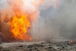 V Rusku vypukl požár v továrně. Údajně se v ní vyr...