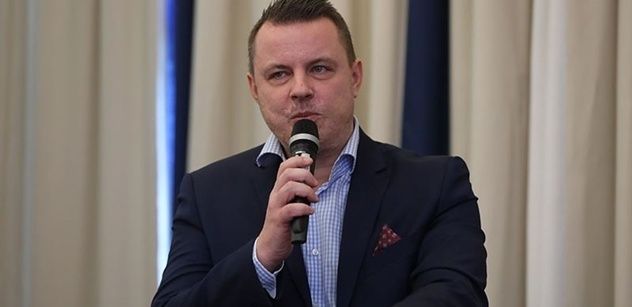 Je to jedna z posledních šancí, jak se zbavit vlády, velí před sobotní demonstrací Rajchl | iportaL24.cz