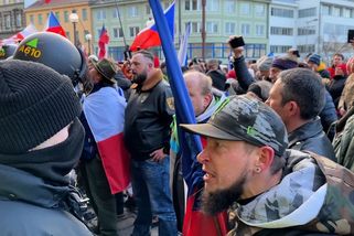 Demonstranti se pokusili vniknout do Národního muzea, 18 lidí skončilo v poutech - Novinky