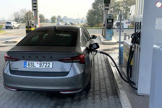 Jak ušetřit za palivo? Tady je 5 rad od redaktorů