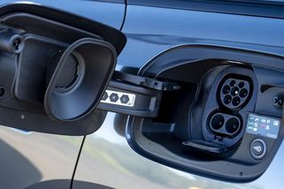 Registrace elektromobilů v Česku prudce stoupají - Novinky