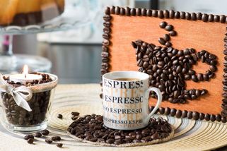 Konec vysedávání v obchodních centrech. Češi pijí kávu jinde a za pochodu - Seznam Zprávy